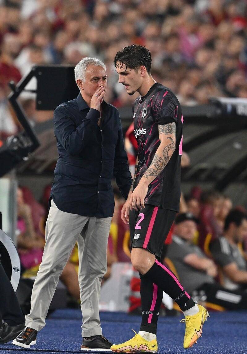 上海久事发布备战花絮，加时末段战术微调，欧联任务艰巨，赛程密集仍需轮换的简单介绍